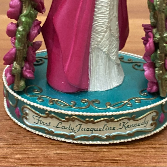 Vintage 1999 Carlton Cards First Lady Jacqueline Kennedy Christmas Tree Ornament - Picture 3 of 15